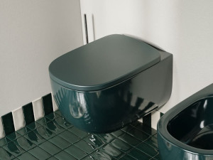 Керамический настенный туалет