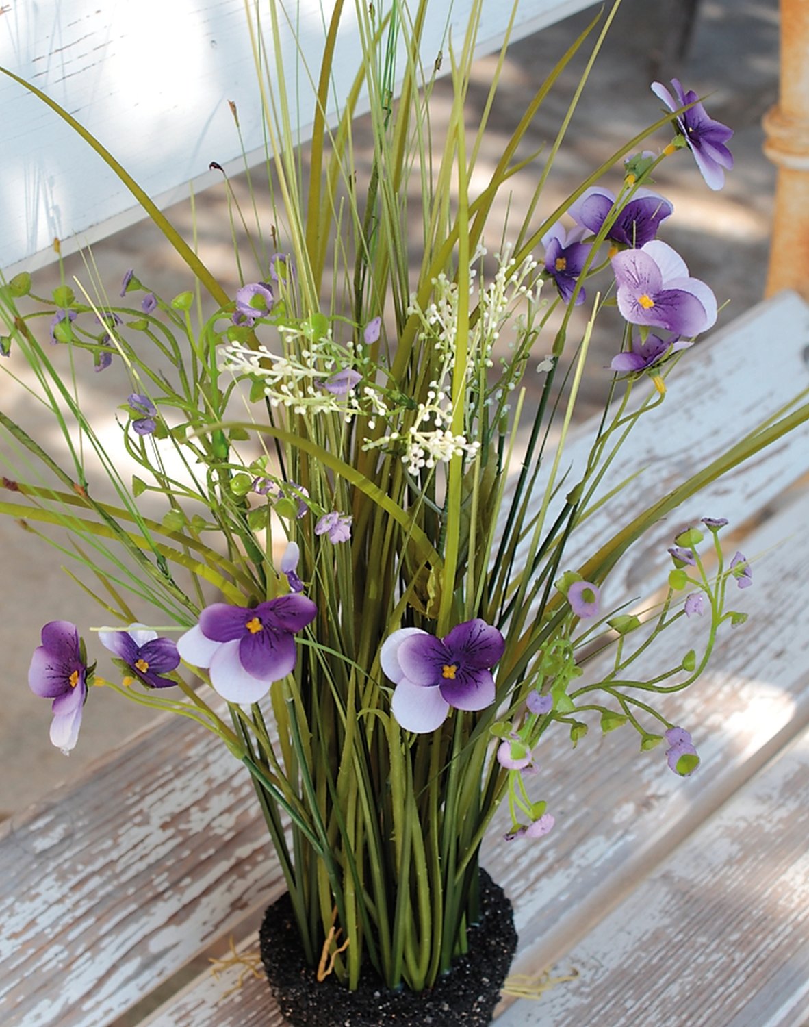 5103 207 a3 Искусственная трава с анютиными глазками в 'почве', 48 см, фиолетово-белая H-andreas  - Вид №2