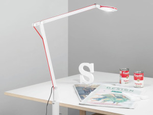 Регулируемая металлическая светодиодная настольная лампа с зажимом