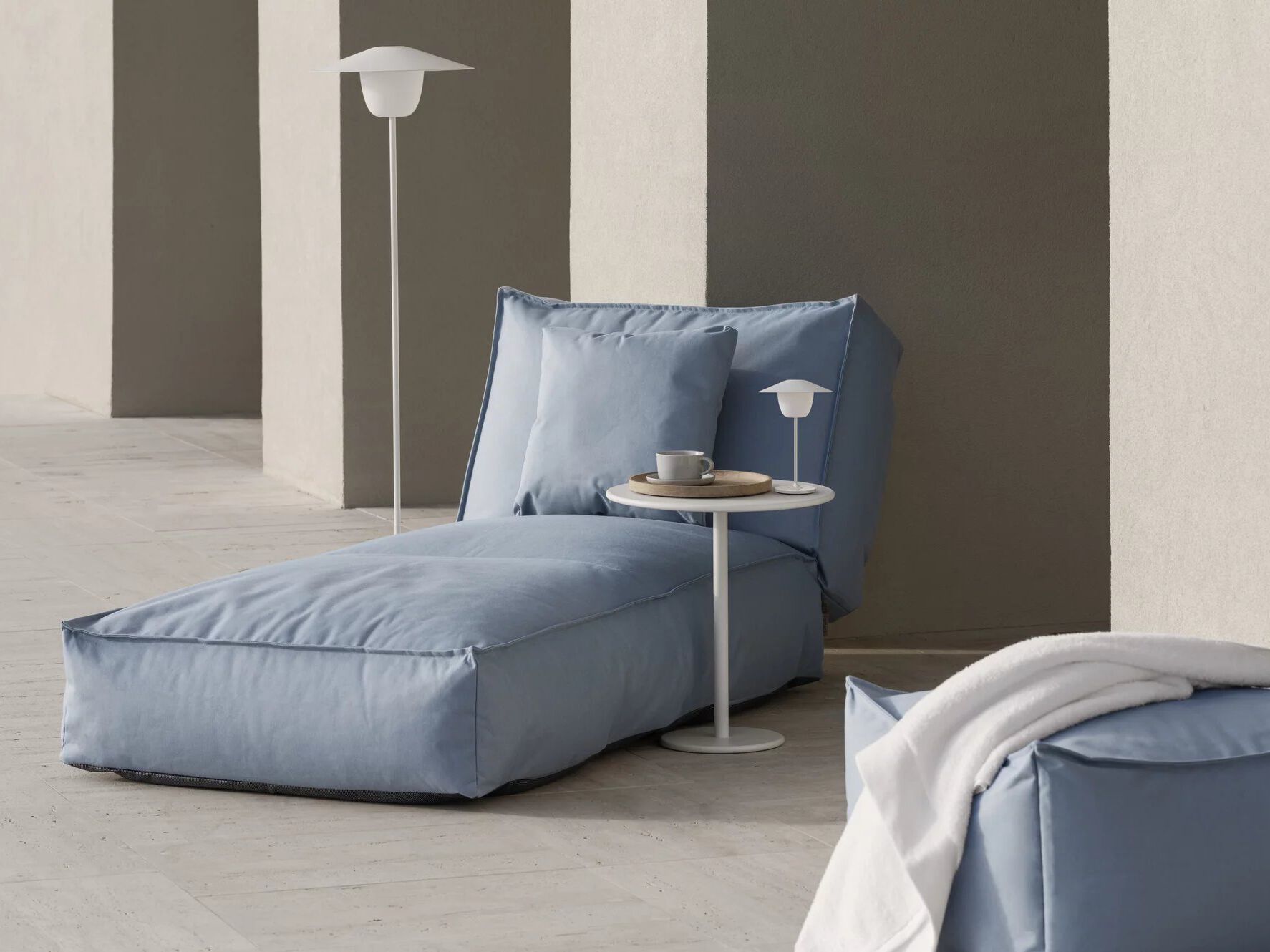 Круглый алюминиевый журнальный столик с порошковым покрытием blomus Stay ARCH-00024469 - Вид №6