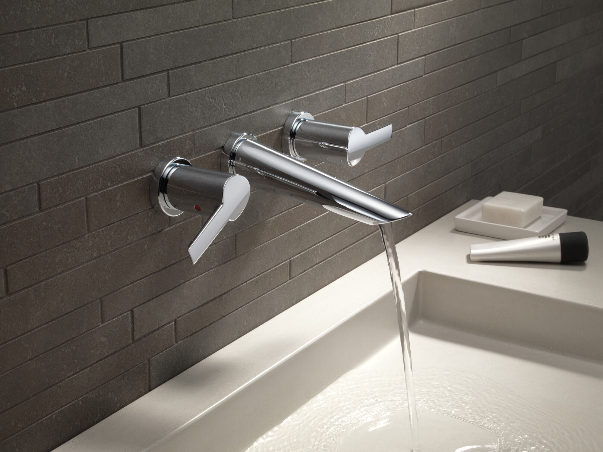 Смеситель для ванной на стене с двумя ручками Delta Faucet T3561LF-WL - Вид №3