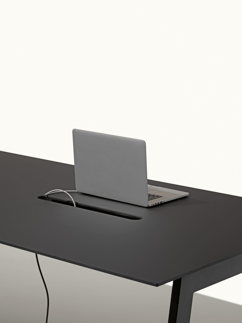 Salinero 1004 Стол с 4 стальными ножками и столешницей из сплошного ламината HPL 260x100. Утопленные ножки. Et al. Salinero - Вид №6