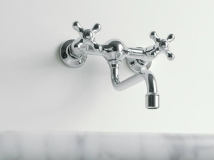 Смеситель для кухни с поворотным носиком