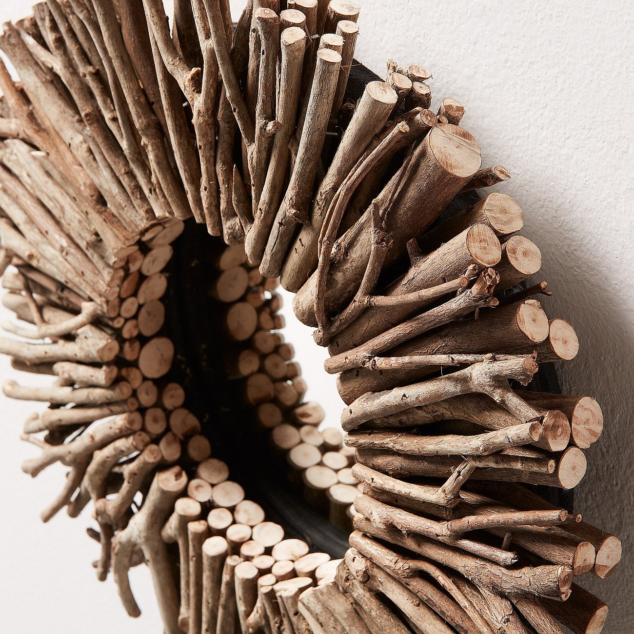 Зеркало-солнце деревянное круглое в раме из натуральных ветвей диаметр 35 см Effect от La Forma LA FORMA ДИЗАЙНЕРСКИЕ 153230 Коричневый  - Вид №1