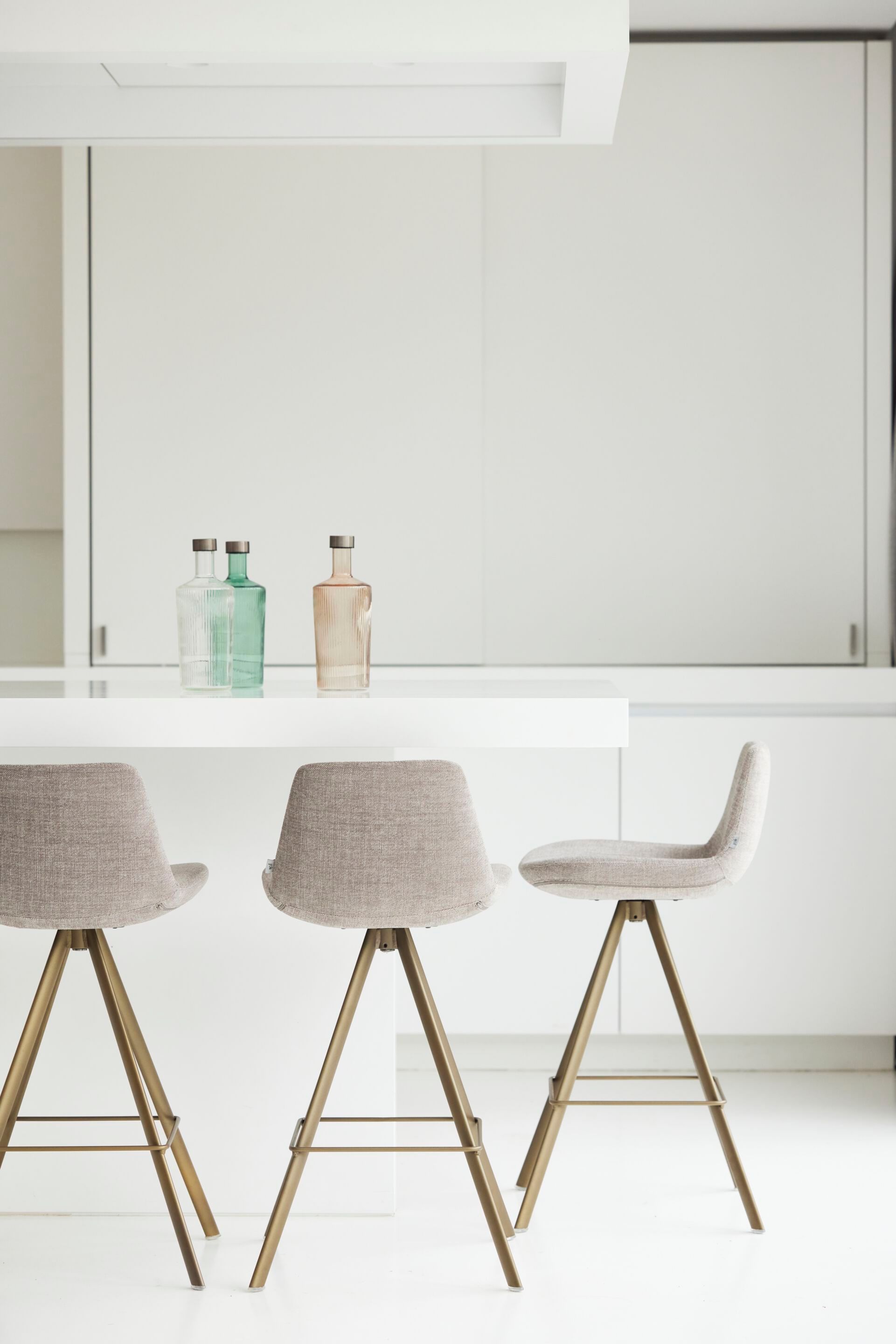 Табурет на насесте из ткани Joli ARCH-00072865 - Вид №1