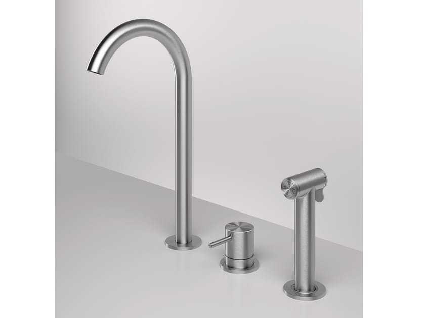 Смеситель для кухни с 3 отверстиями со съемным ручным душем Zazzeri Z316 MONO ARCH-00006012