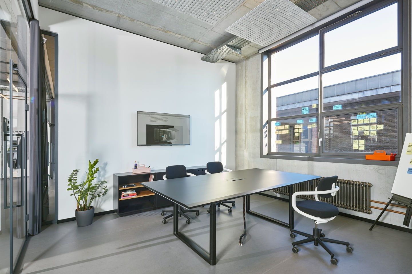 Тканевый стул с подлокотниками VITRA Eames Aluminium Group ARCH-00057694 - Вид №31