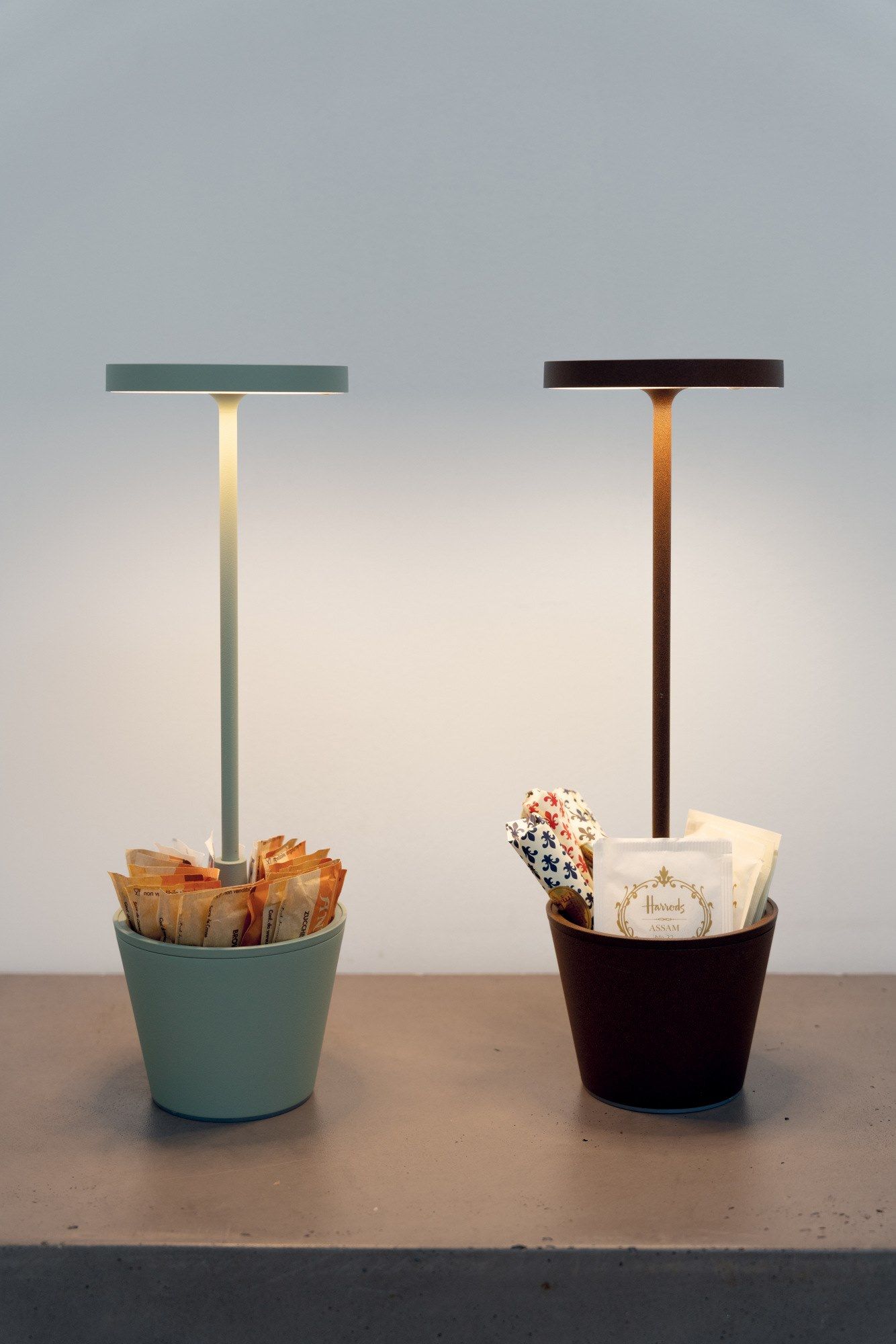 Алюминиевая аккумуляторная батарея настольная лампа Zafferano Poldina ARCH-00059520 - Вид №13