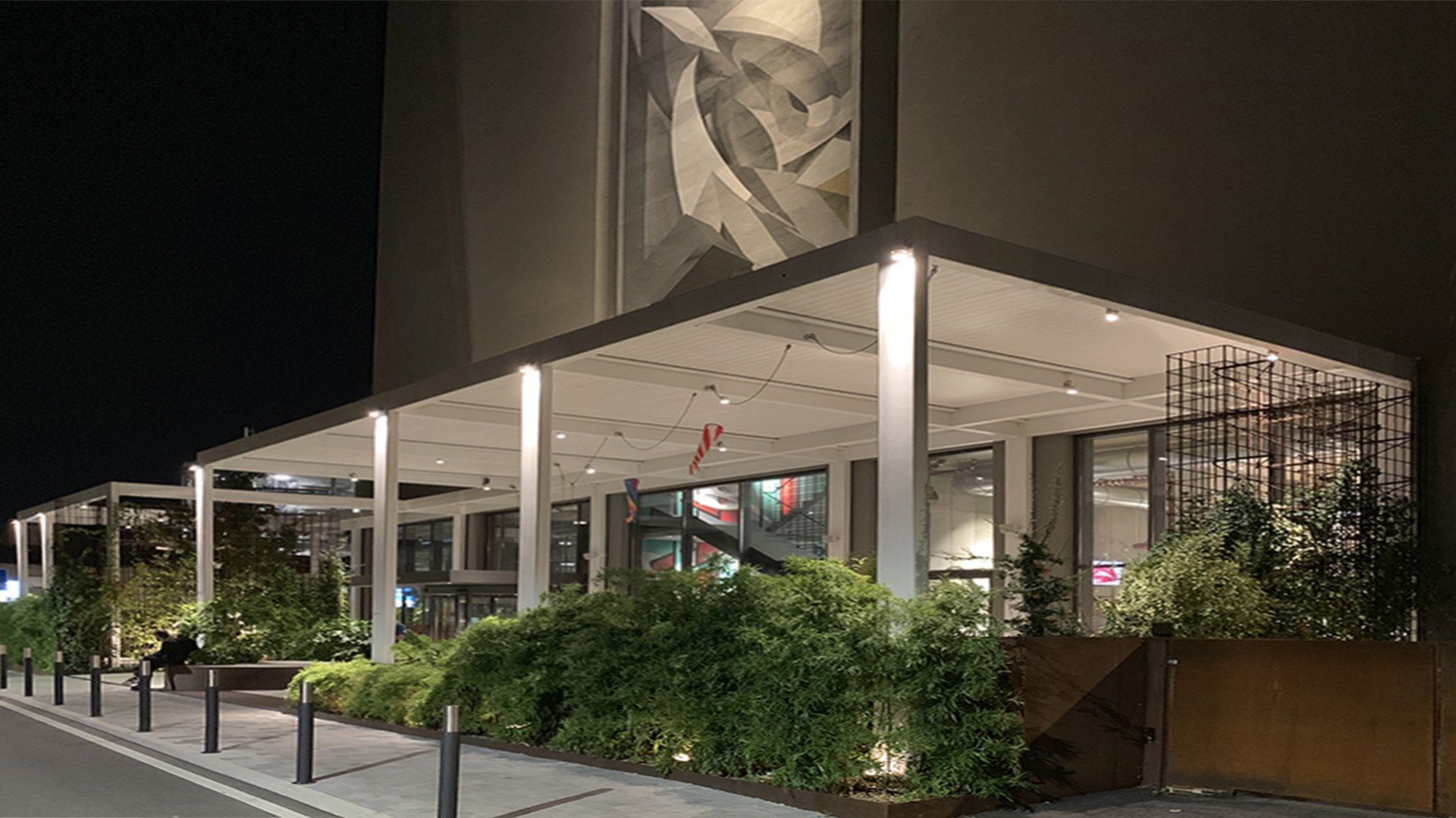 Пергола из алюминия с поворотными пластинами STUDIO 66 BLADE 180 ARCH-00037743 - Вид №3