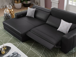Кожаный диван с полуостровом
