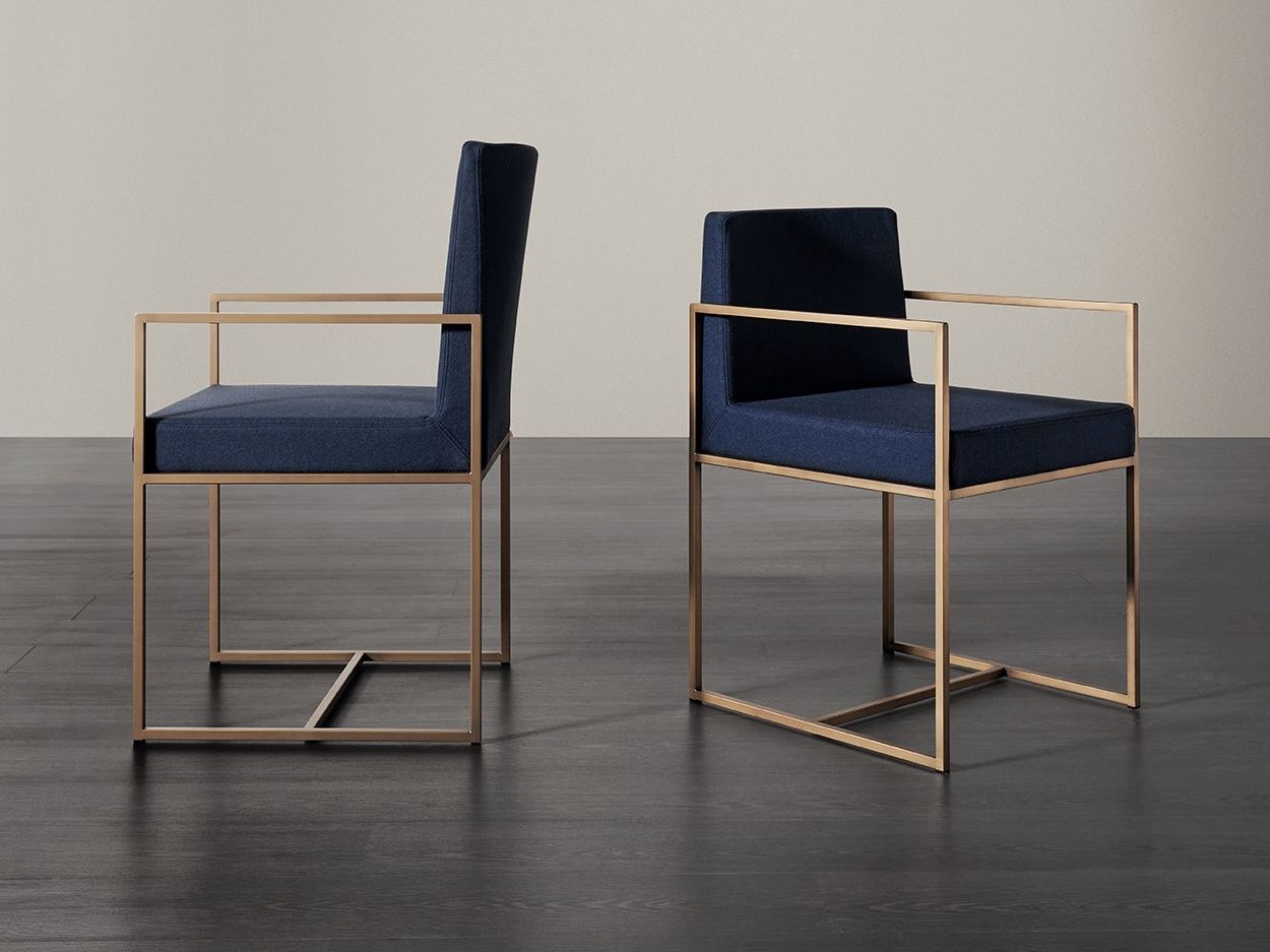 Мягкий тканевый стул с подлокотниками Meridiani Rider ARCH-00006095