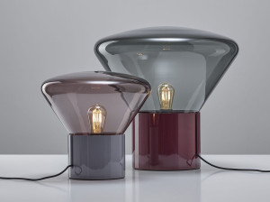 Деревянная настольная лампа