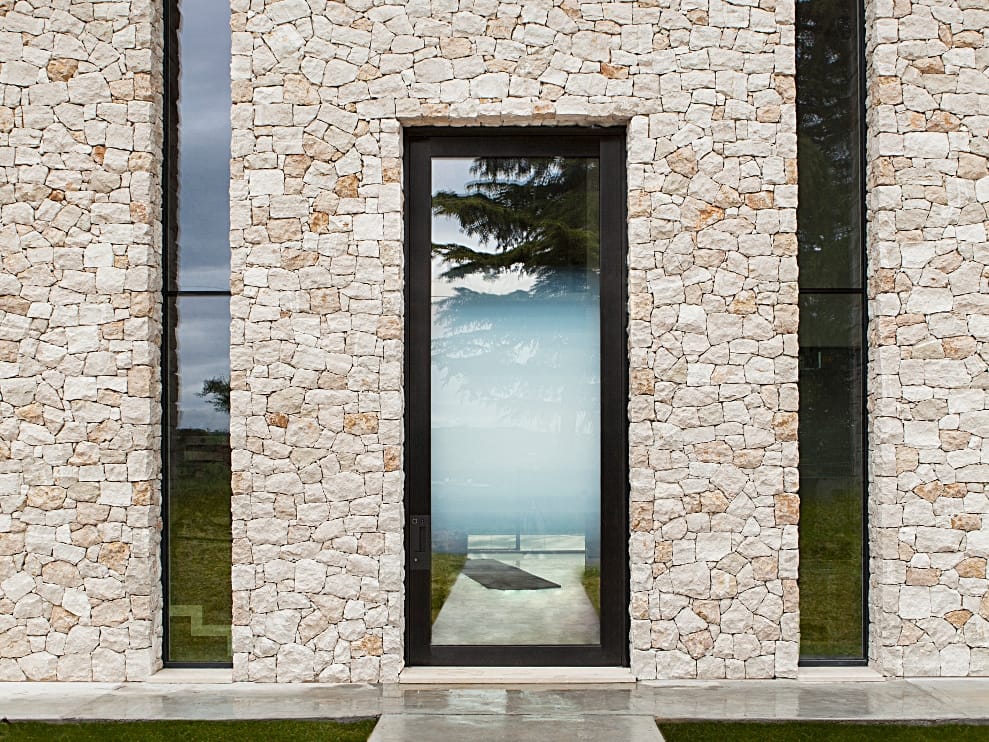 Алюминиевая и стеклянная бронированная входная дверь Oikos Nova ARCH-00075446