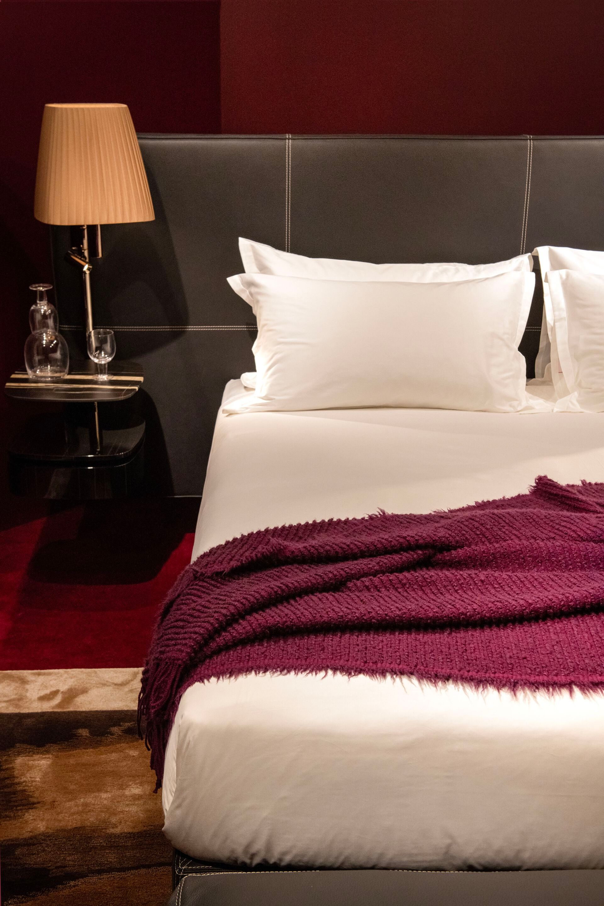 Кожаная двуспальная кровать CASSINA ARCH-00133789 - Вид №3