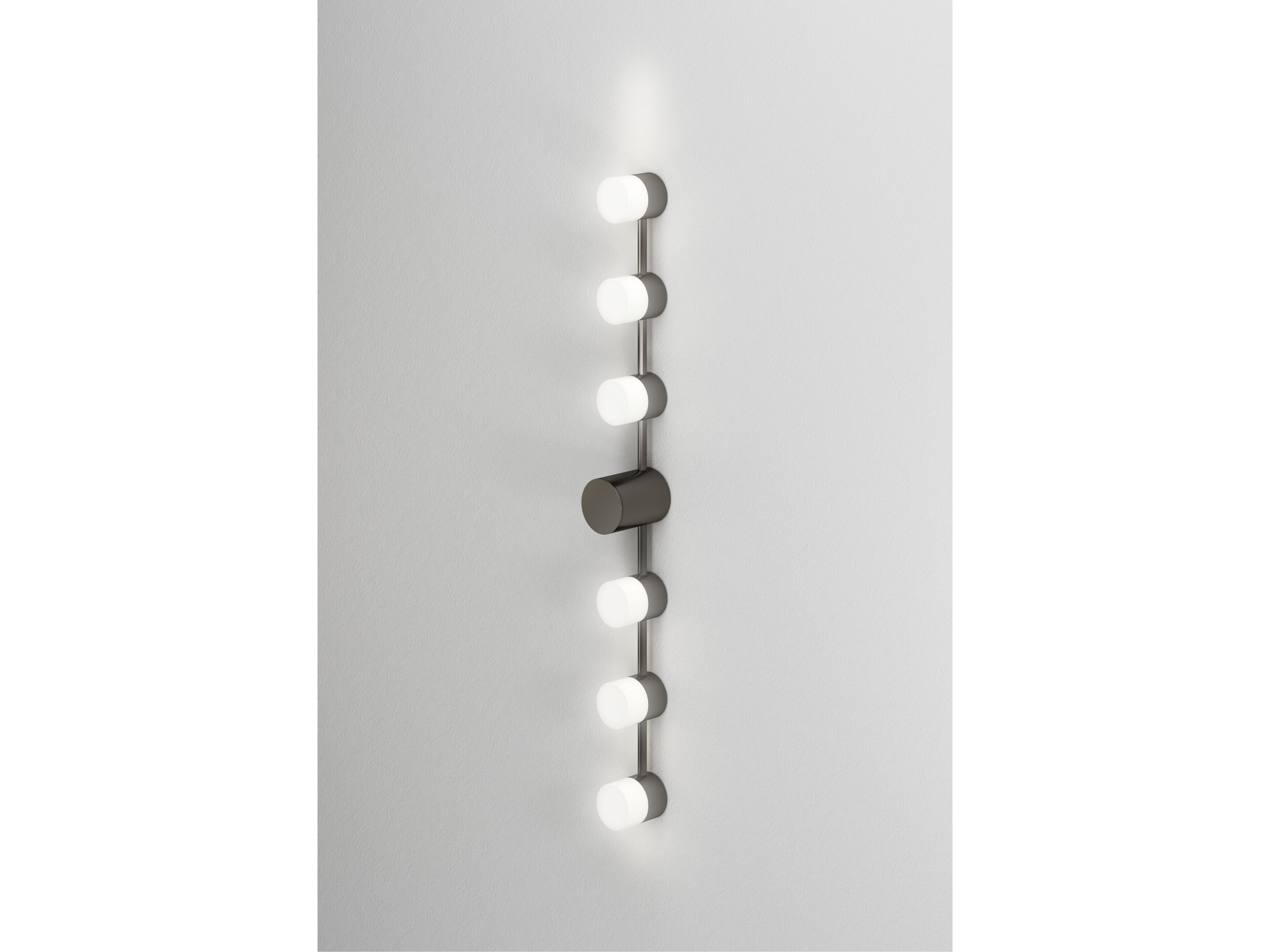 Латунный настенный светильник для ванной комнаты CVL Luminaires Backstage ARCH-00066130 - Вид №6