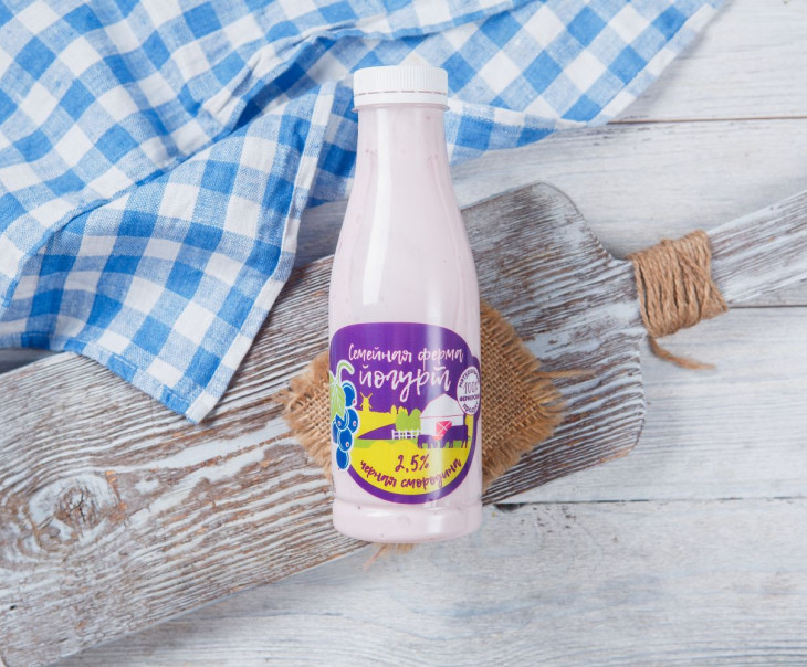 3967 Йогурт черная смородина 2,5% Вкусляндия 