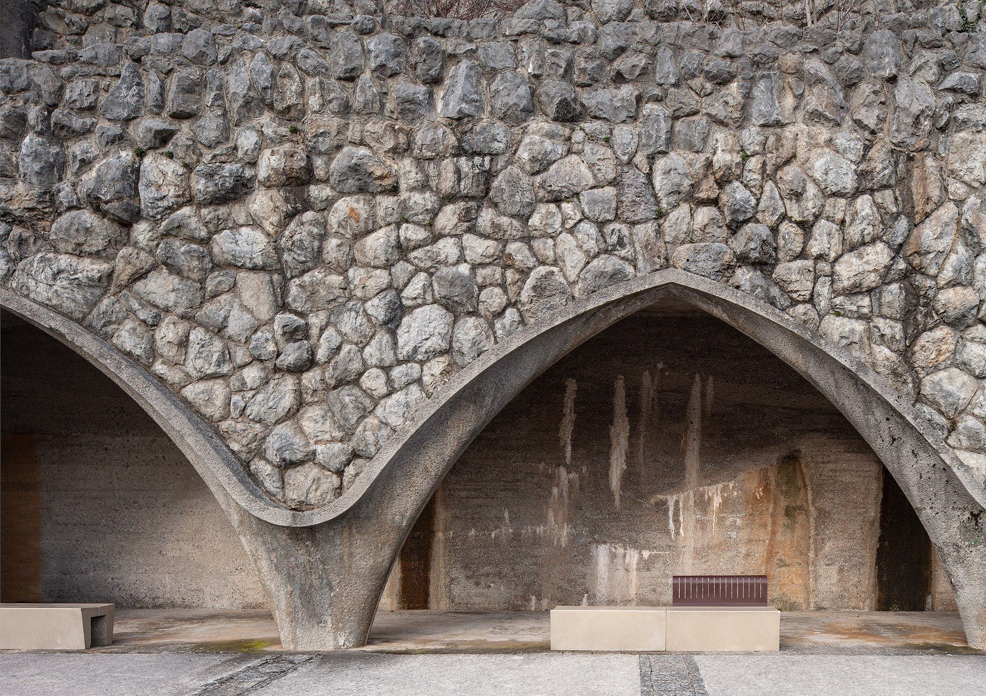 Скамья со спинкой ULMA Architectural Solutions LUR ARCH-00048002 - Вид №1