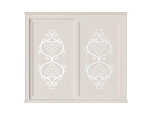 Деревянный шкаф с раздвижными дверями