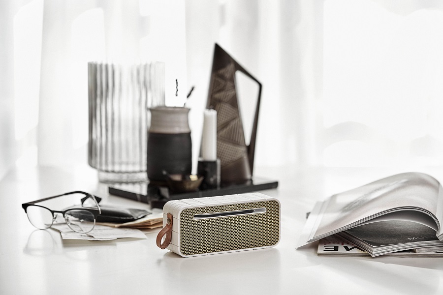 Колонка беспроводная с ремешком aMOVE белая KREAFUNK KFNG61 - Вид №2