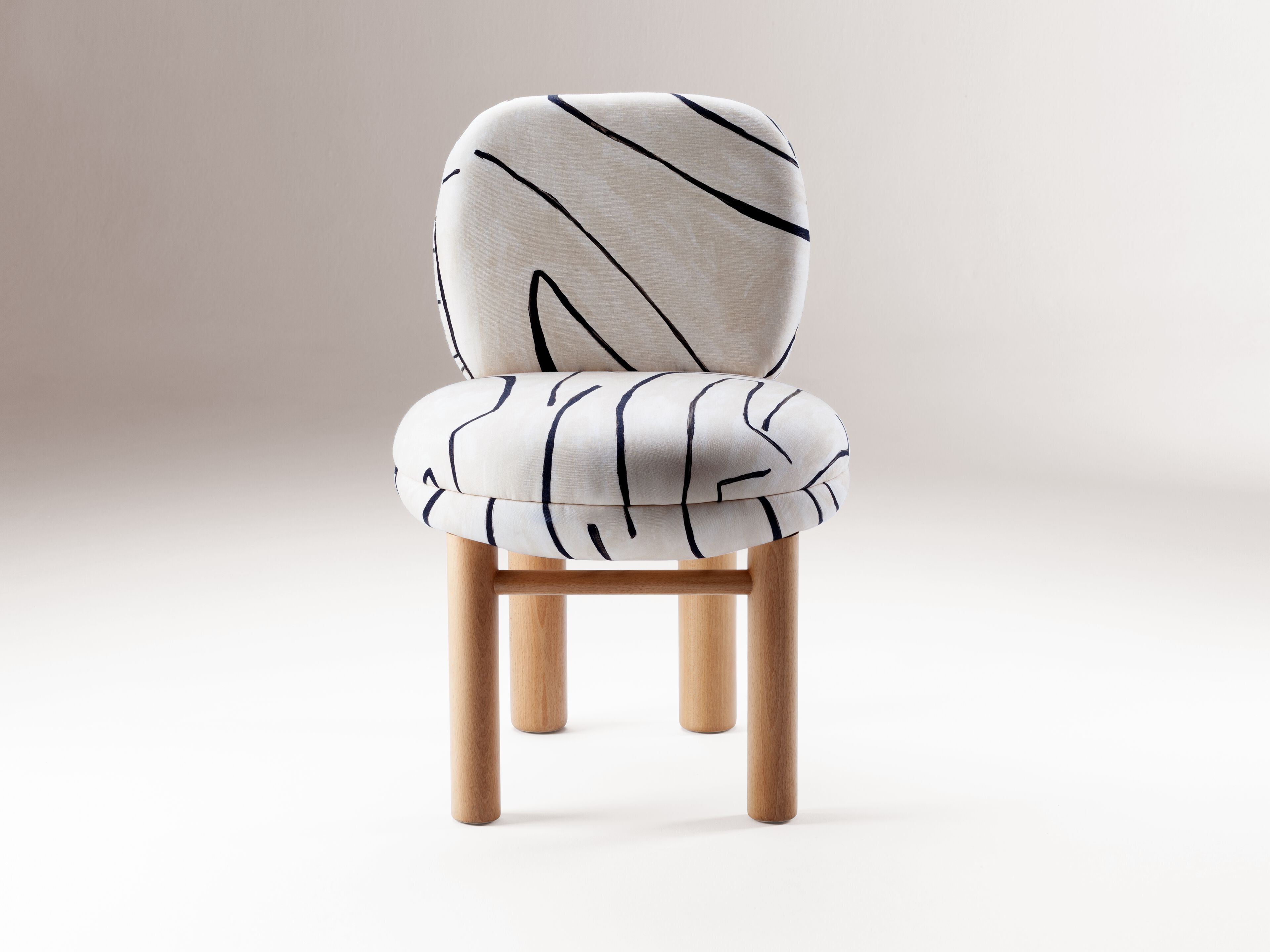 Мягкий стул из ткани DOOQ Aimi ARCH-00039913 - Вид №1