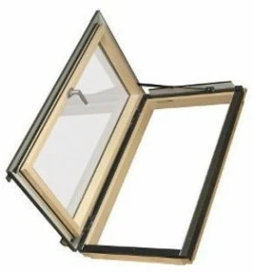 Fakro Деревянное мансардное окно
