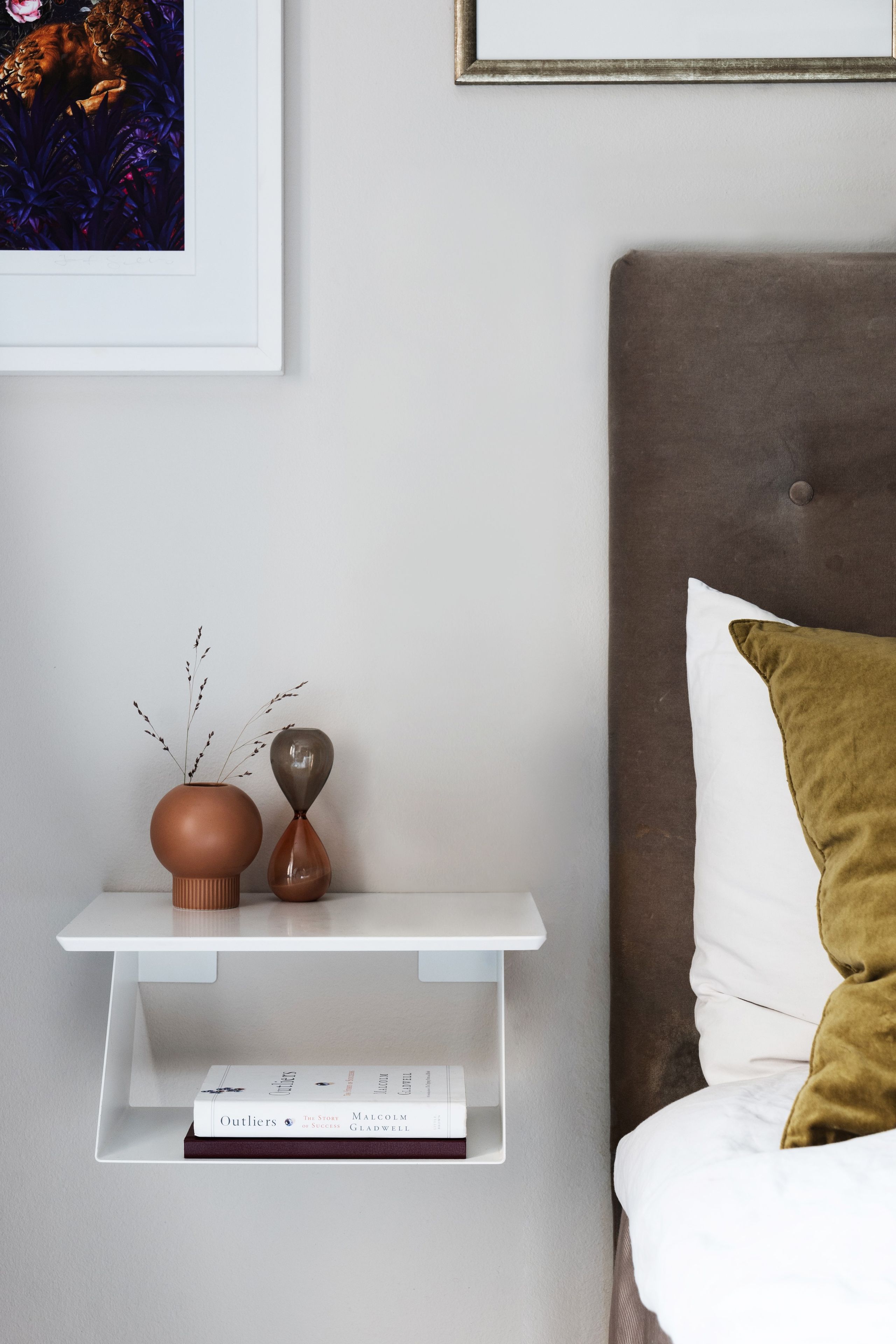 Окрашенная металлическая прямоугольная подвесная прикроватная тумбочка Maze Graphic ARCH-00025454