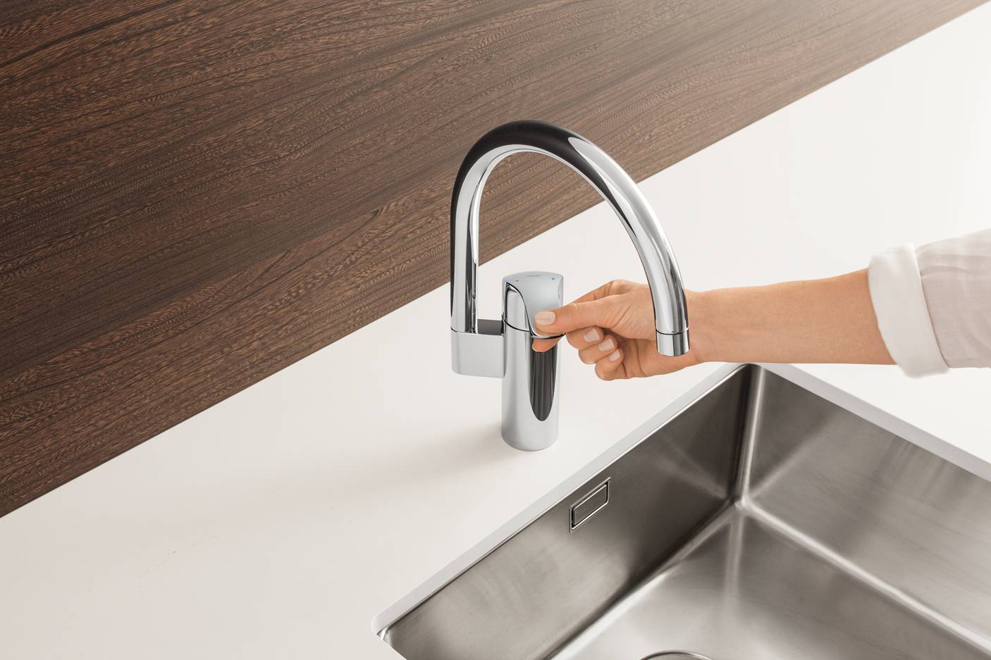 Смеситель для кухни GROHE Eurosmart new с высоким изливом, хром (33202002) - Вид №3