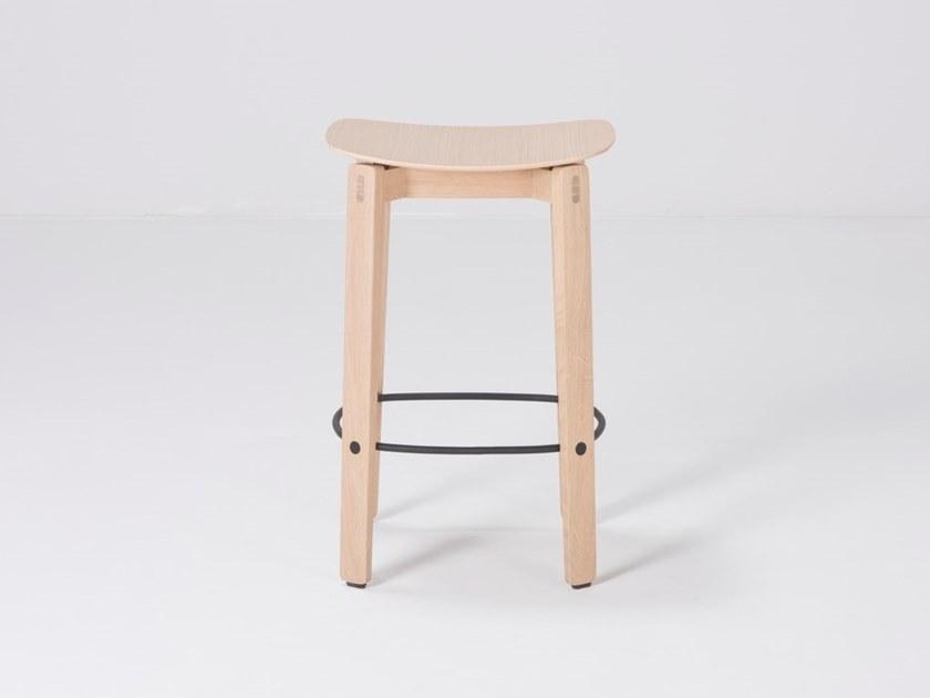 Gazzda Барный стул из дуба с подставкой для ног Nora sun-id-1345122 - Вид №3