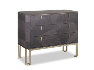 Деревянный комод