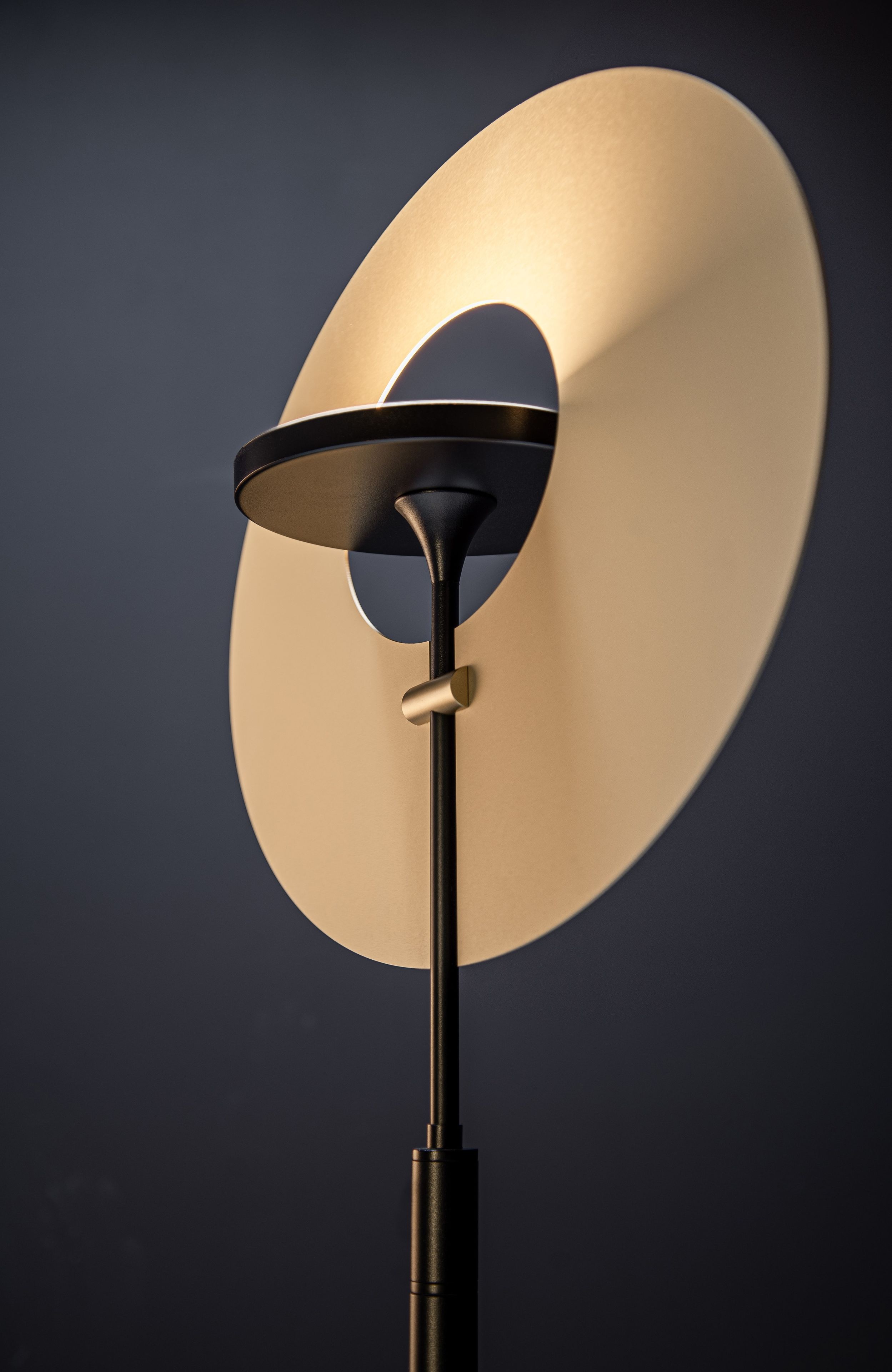 Светодиодный торшер из анодированного алюминия ILFARI Глаз в небе ARCH-00027078 - Вид №1