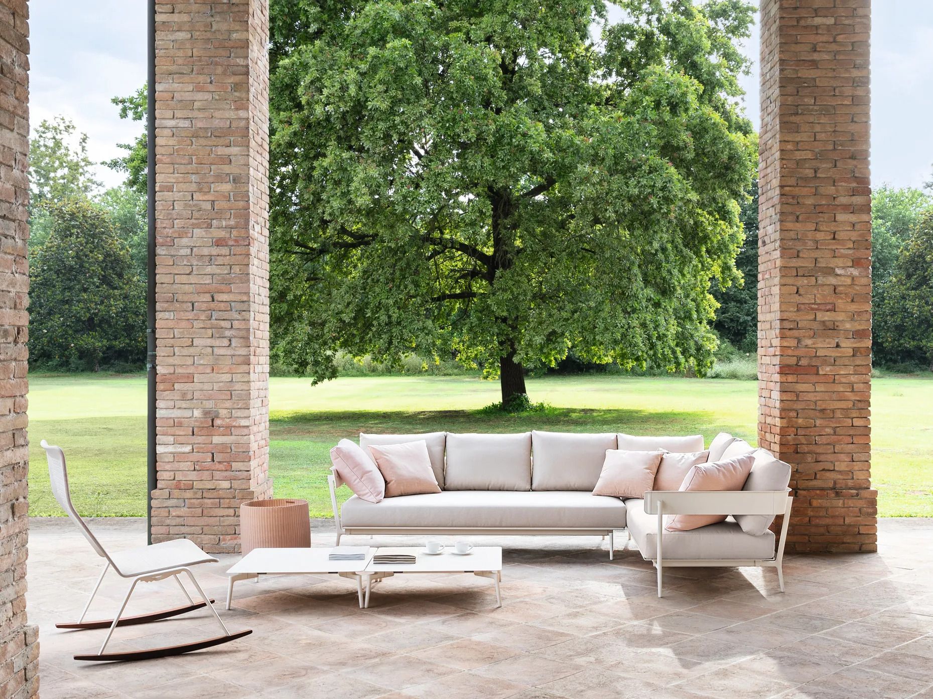 2-местный тканевый садовый диван без подлокотников FAST Aikana ARCH-00144196 - Вид №4