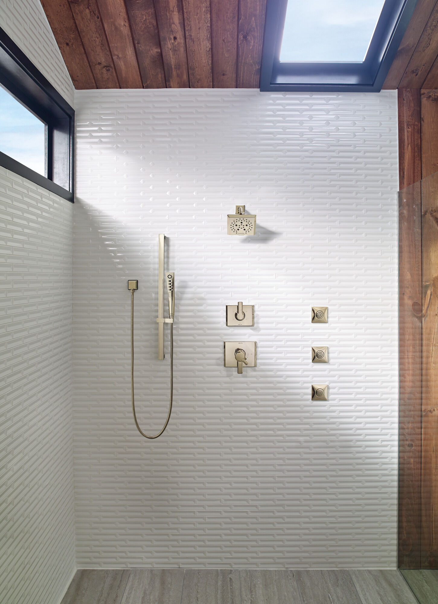 79908-PN 8-дюймовый мини-полотенцесушитель Delta Faucet Pivotal Полированный никель  - Вид №1