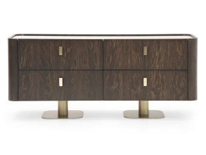 Деревянный комод