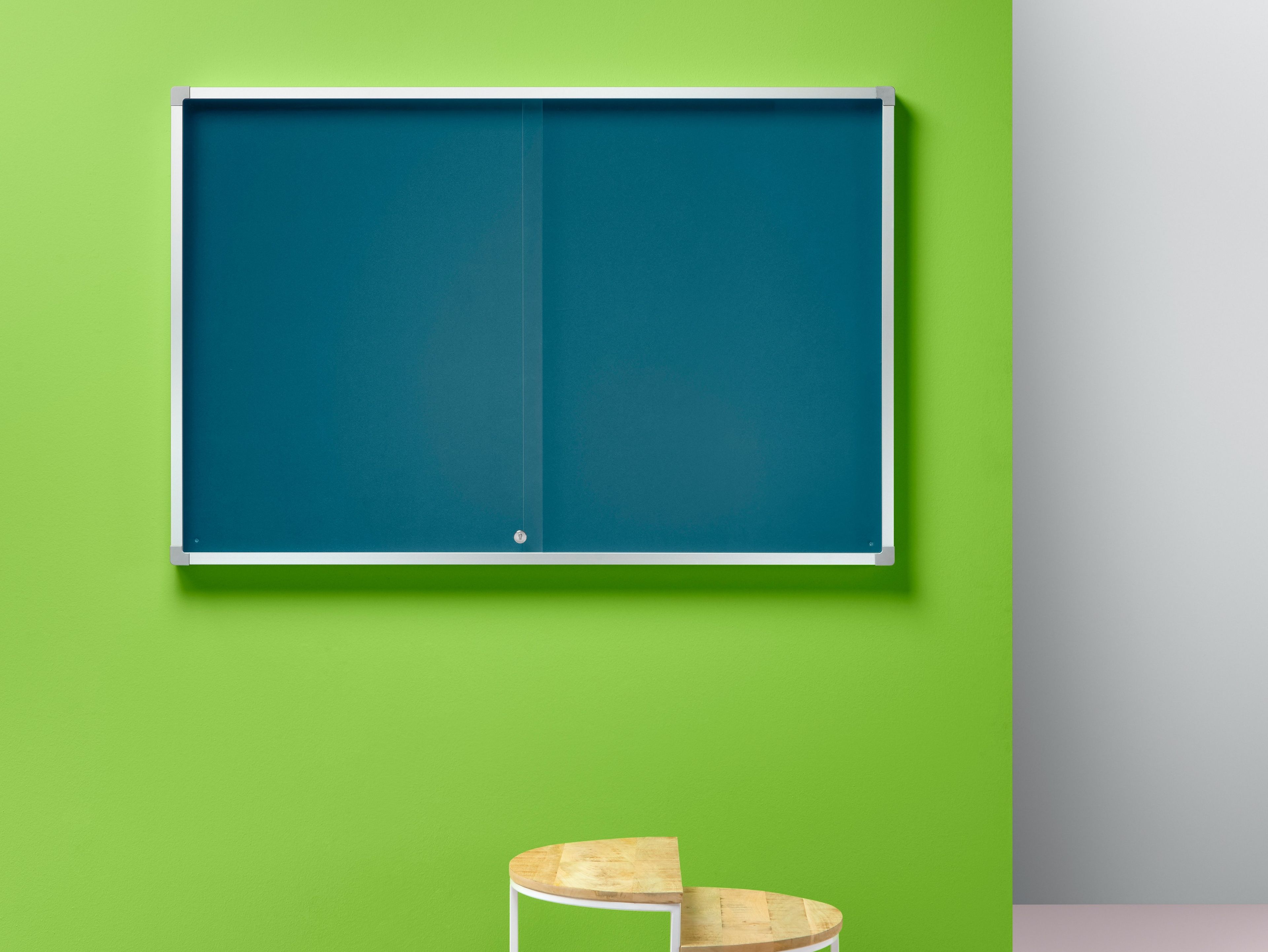 Алюминиевая доска объявлений Made Design Espositore con ante scorrevoli ARCH-00066086