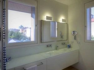 CARMINATI SERRAMENTI Распашное окно из алюминия и дерева Alu 90