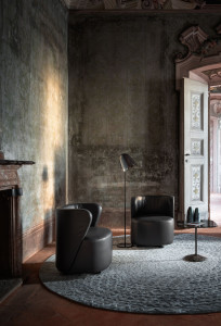 Кожаное вращающееся кресло