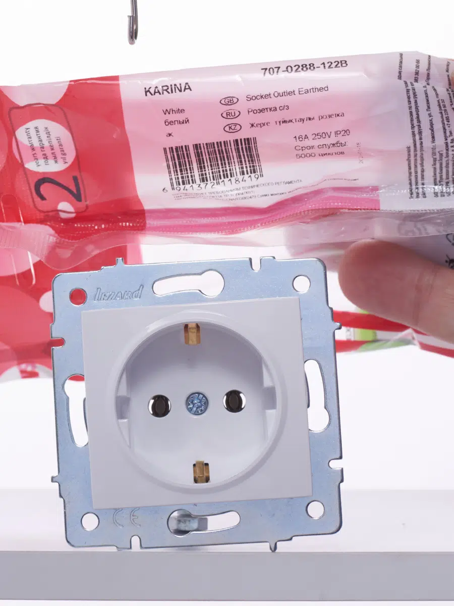 KARINA Розетка сз белый LEZARD 707-0288-122В - Вид №1
