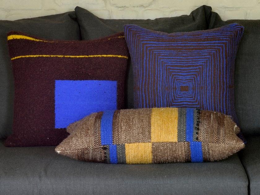 Ethnicraft Квадратная тканевая подушка для дивана Mystic ink 21065 - Вид №4