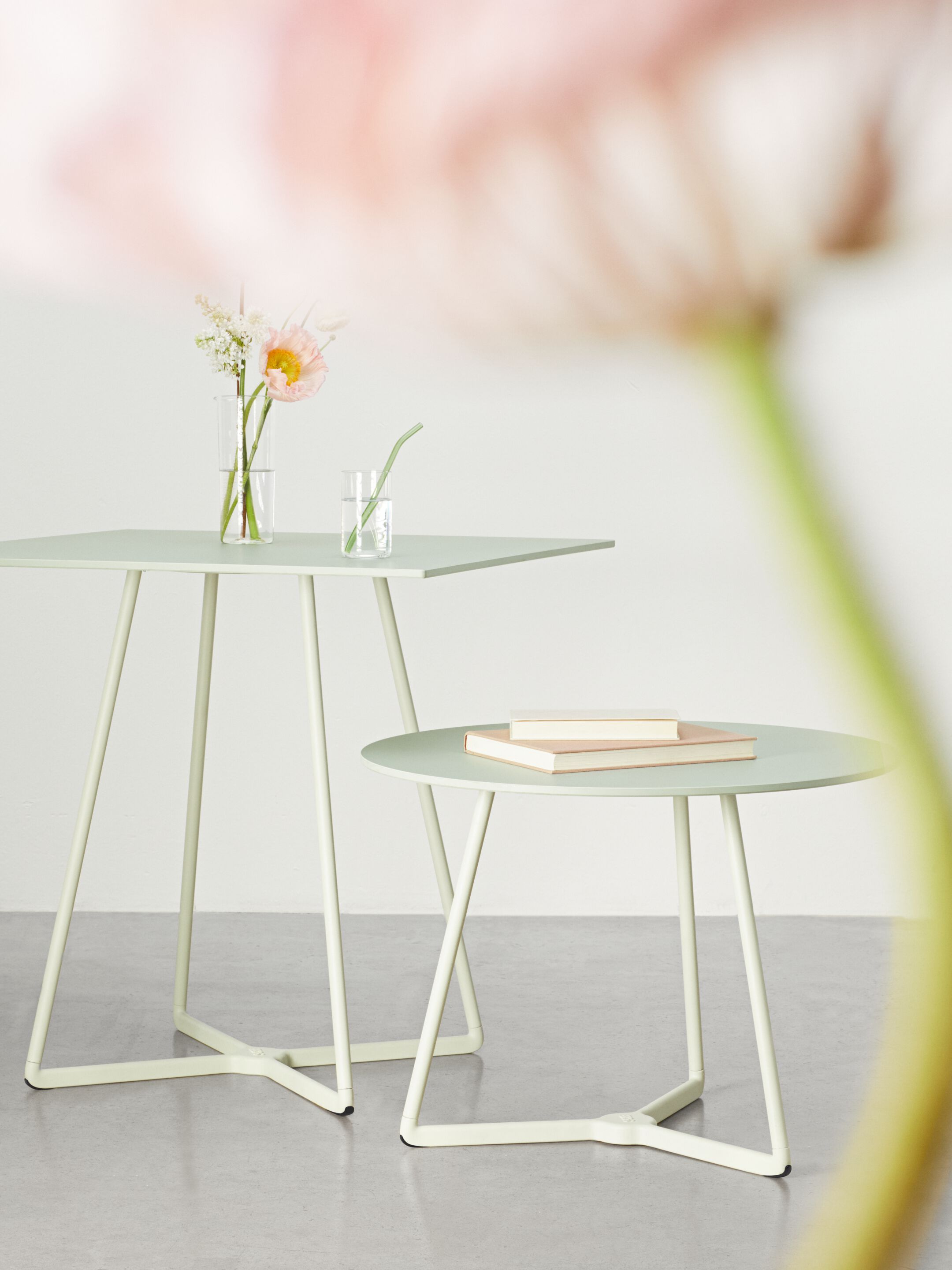 Алюминиевый и стальной контрактный стол с 3-спицевым основанием S-CAB Atomo ARCH-00050546 - Вид №7