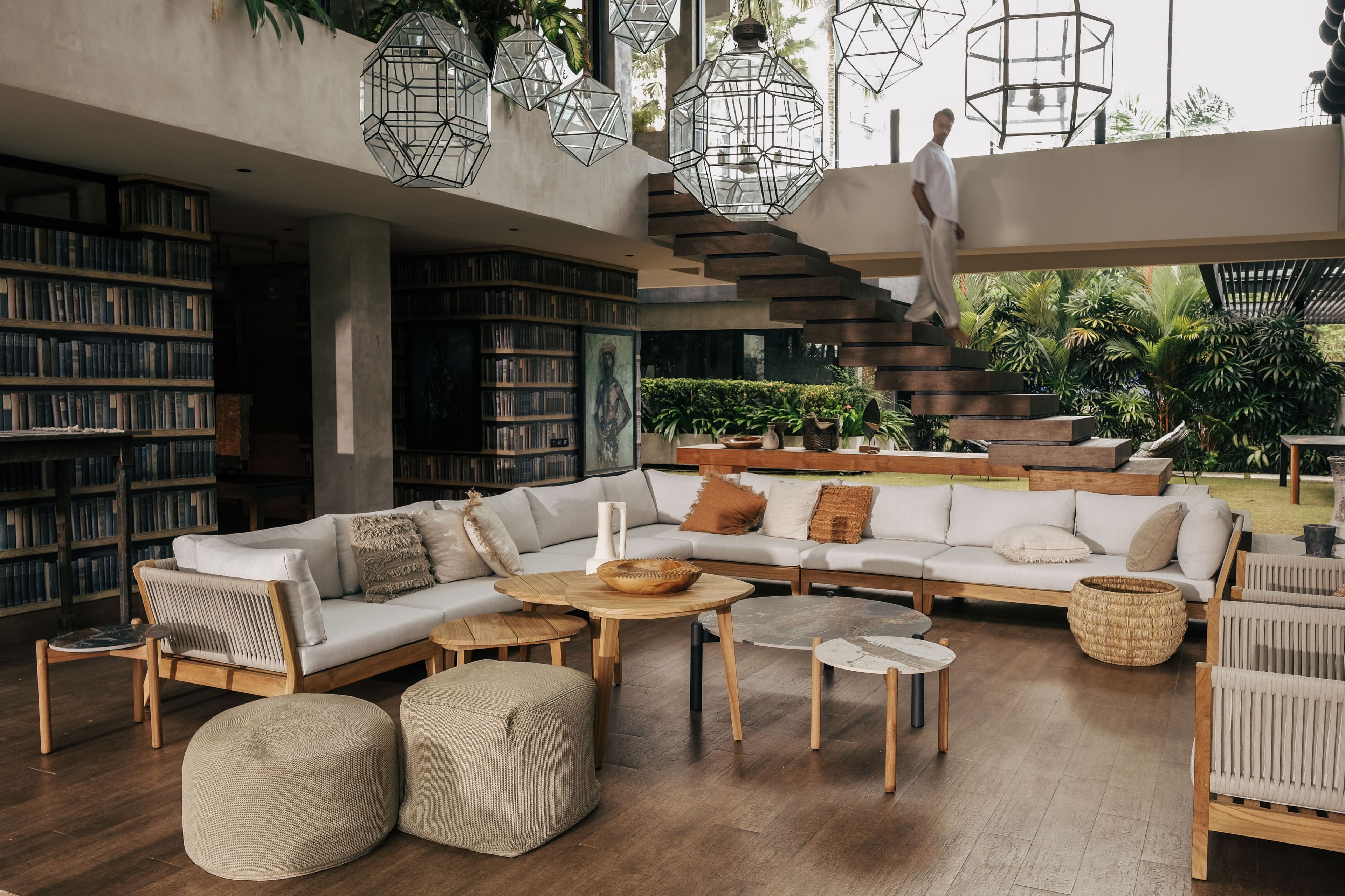 Круглый стол из тикового дерева с керамогранитом cbdesign Stylo ARCH-00008265 - Вид №3