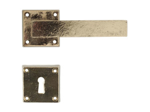 Бронзовая ручка на розетке с насадкой