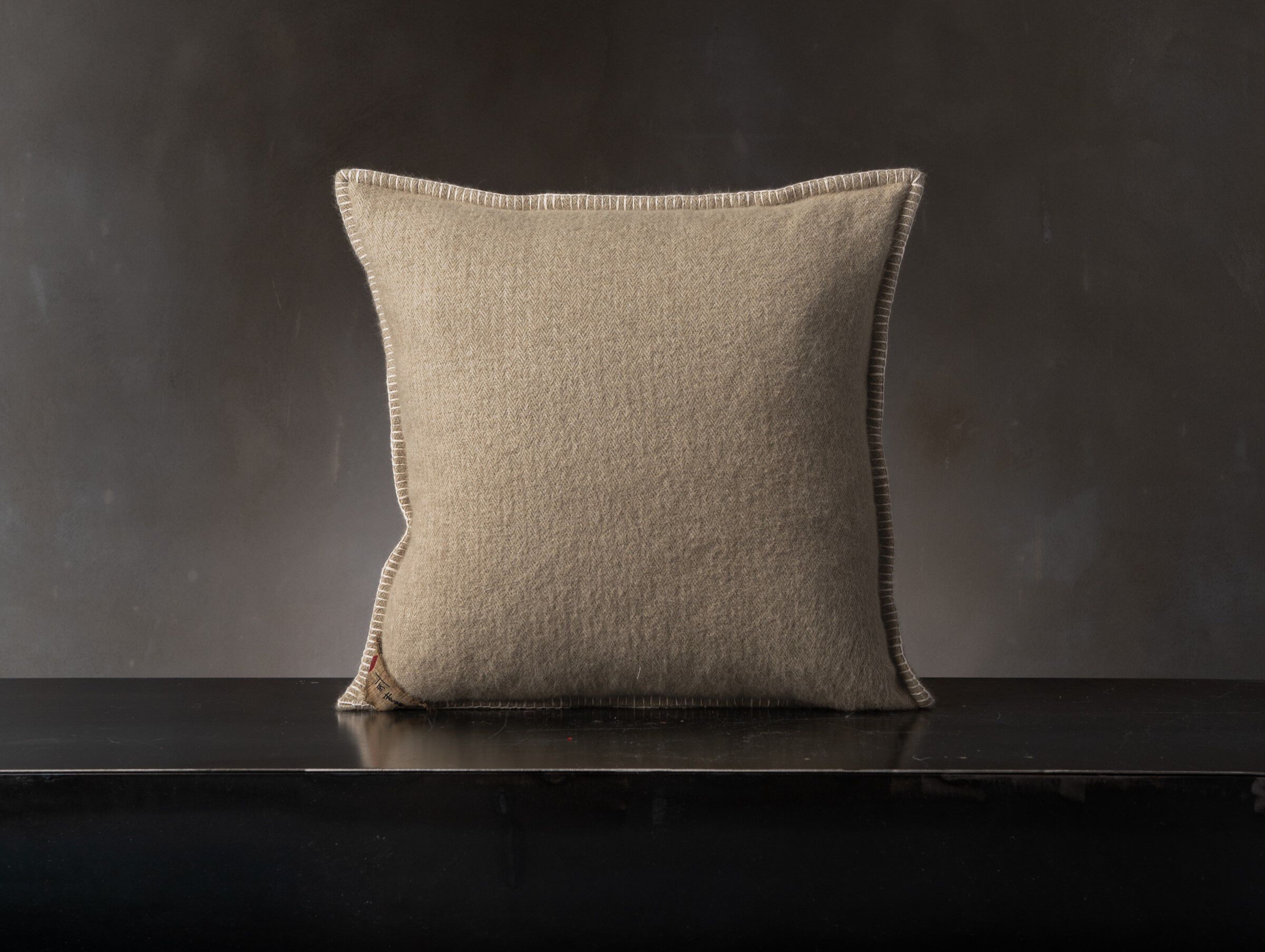 Квадратная подушка в ангоре The House of Lyria FIORENTINO ARCH-00083372