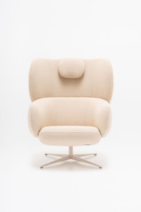 Тканевое кресло с подголовником