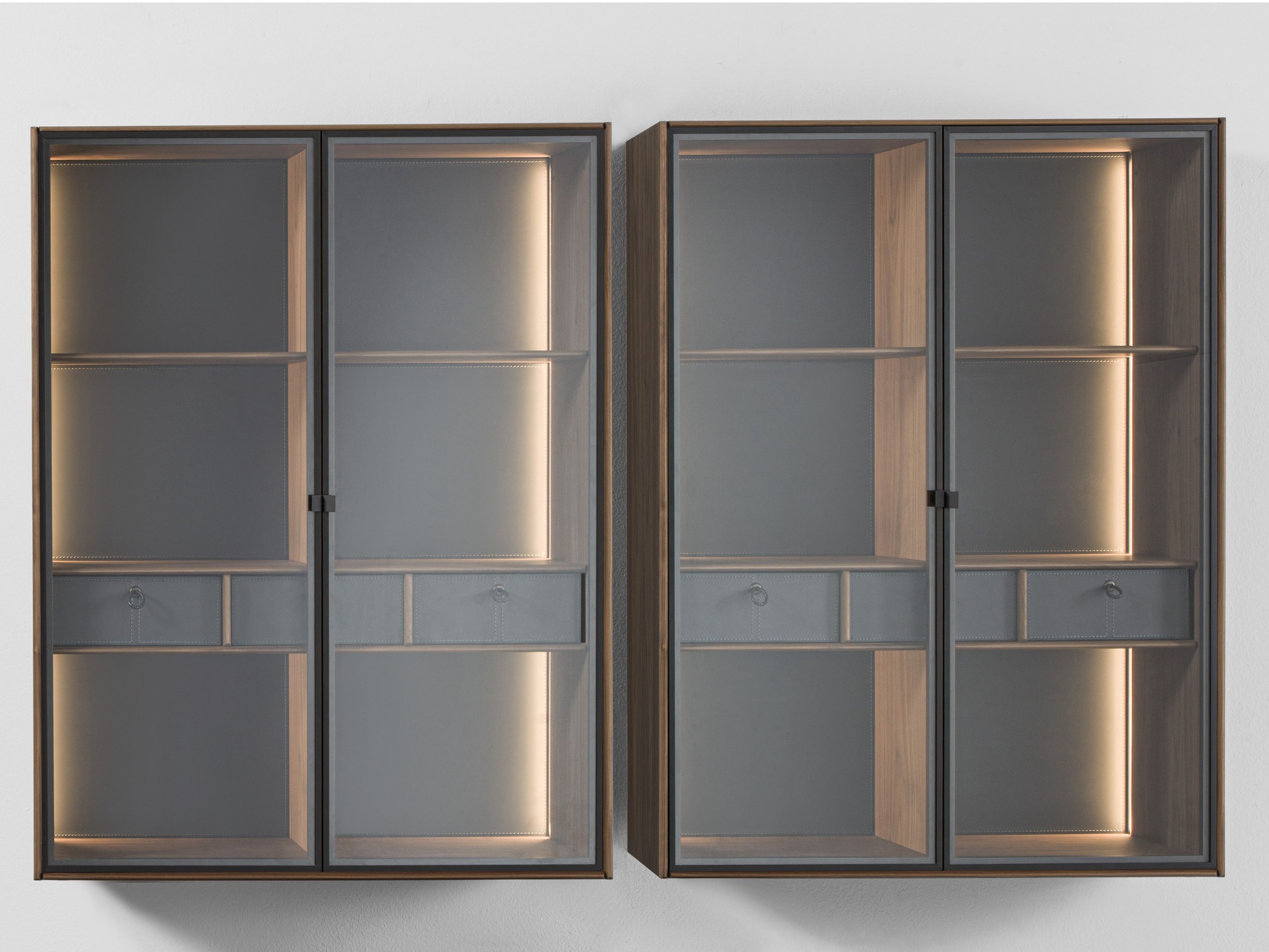 Подвесной шкаф из грецкого ореха с распашными дверцами Porada Soul ARCH-00044791