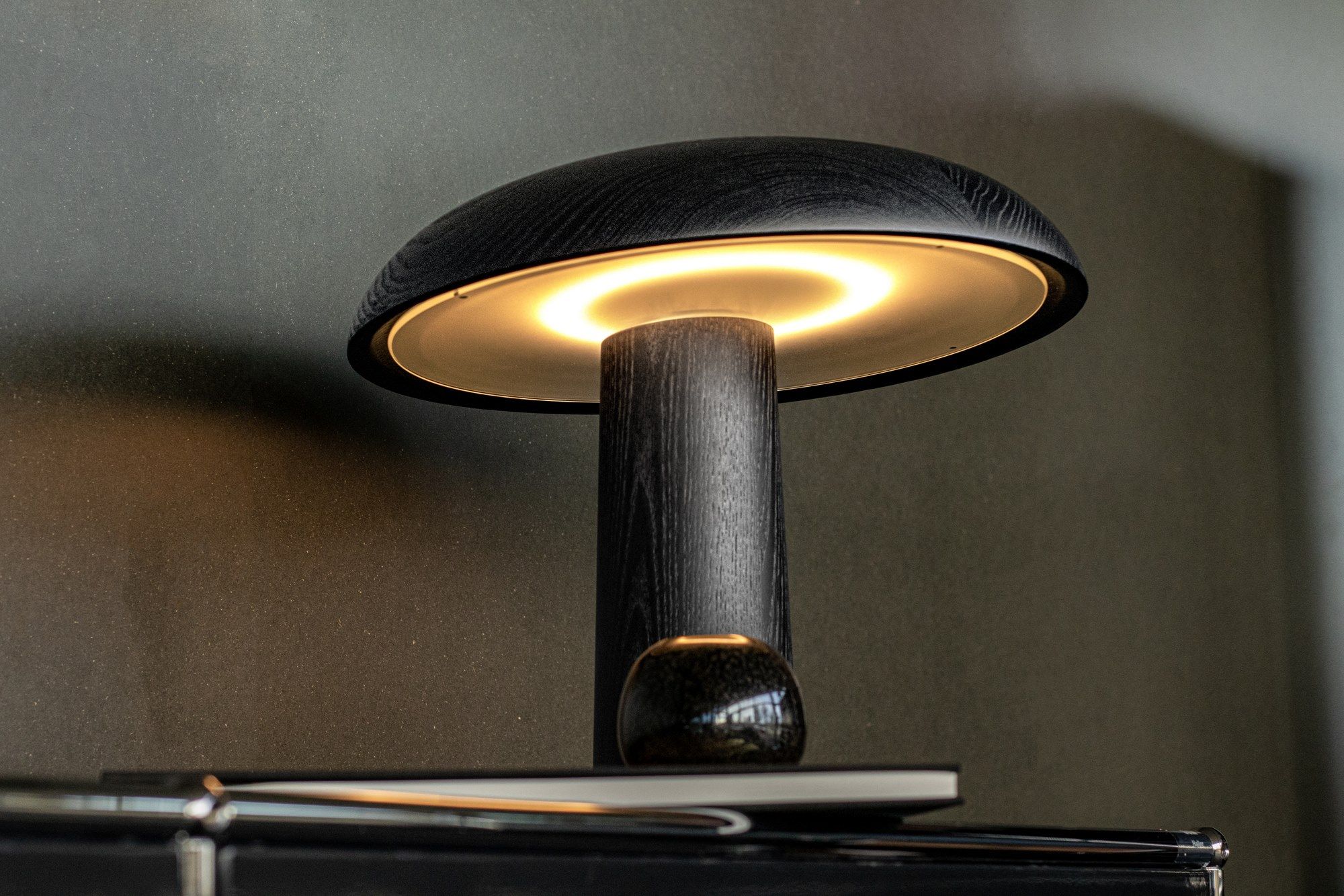 Настольная лампа из массива дерева Classicon FORMA ARCH-00088389 - Вид №4