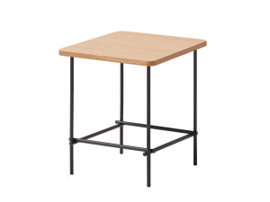 Высокий квадратный металлический журнальный столик с деревянной столешницей