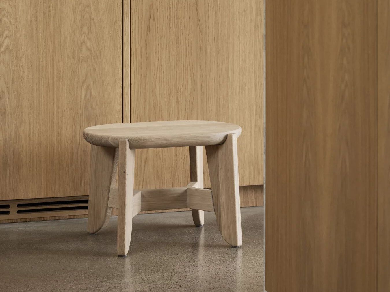 Низкий дубовый стул blomus Eli ARCH-00054590 - Вид №7