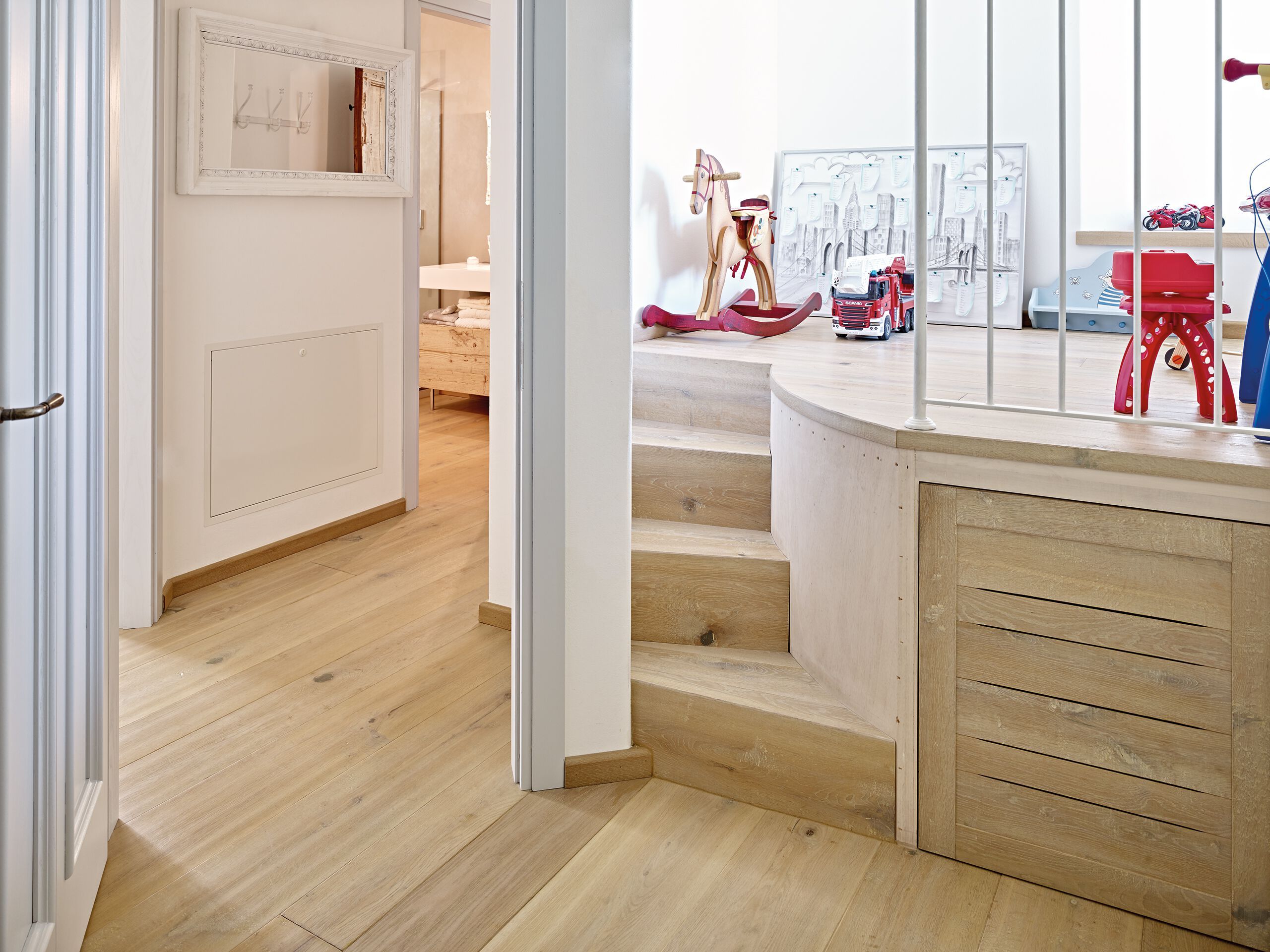 Биосовместимая трехслойная деревянная лестница Fiemme Tremila SCALA CON PEDATA A FILO ALZATA ARCH-00150403 - Вид №4