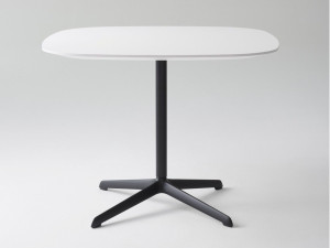 Квадратный стол со спицами