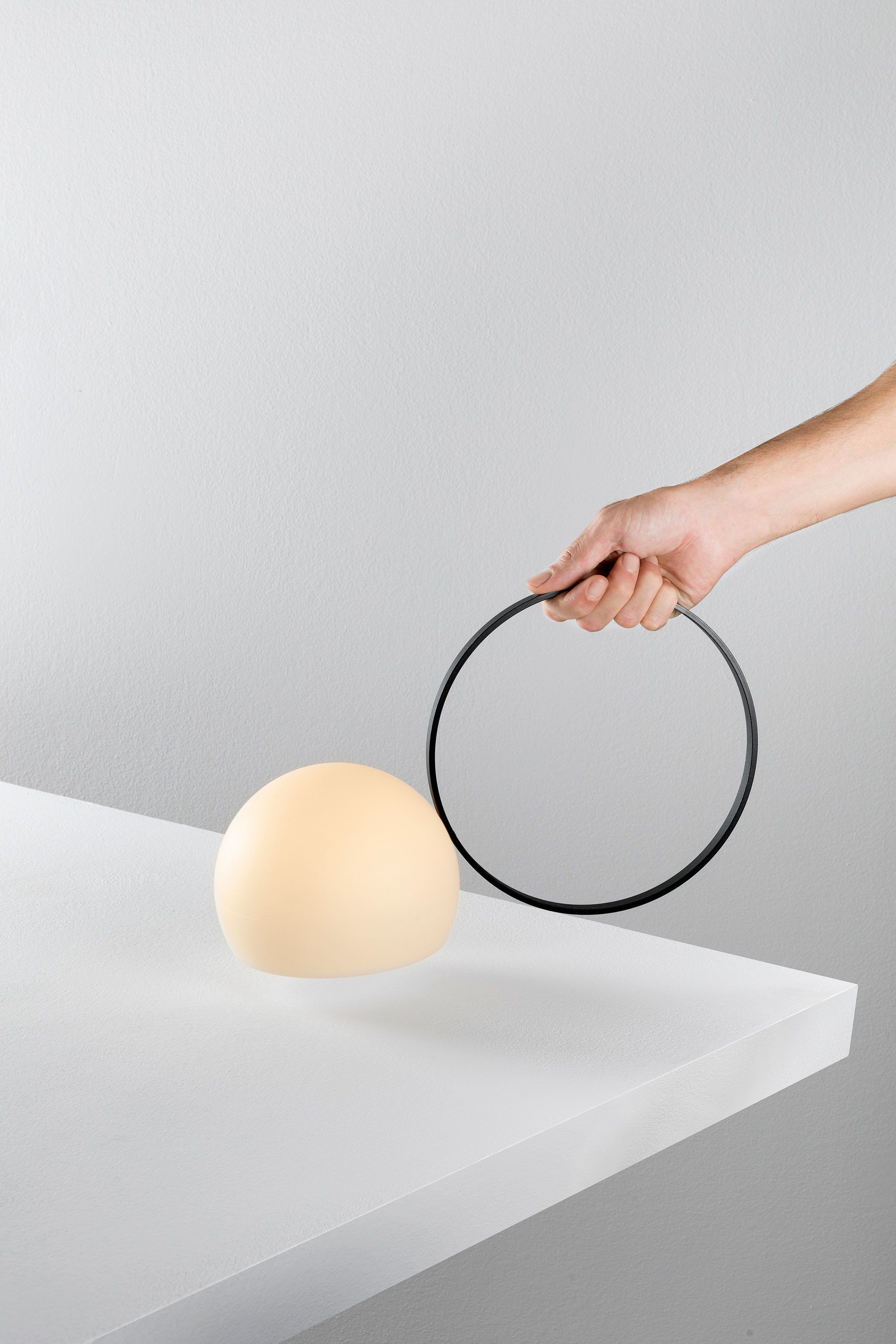 Светодиодная настольная лампа с батарейным питанием Estiluz Circ ARCH-00089807 - Вид №2